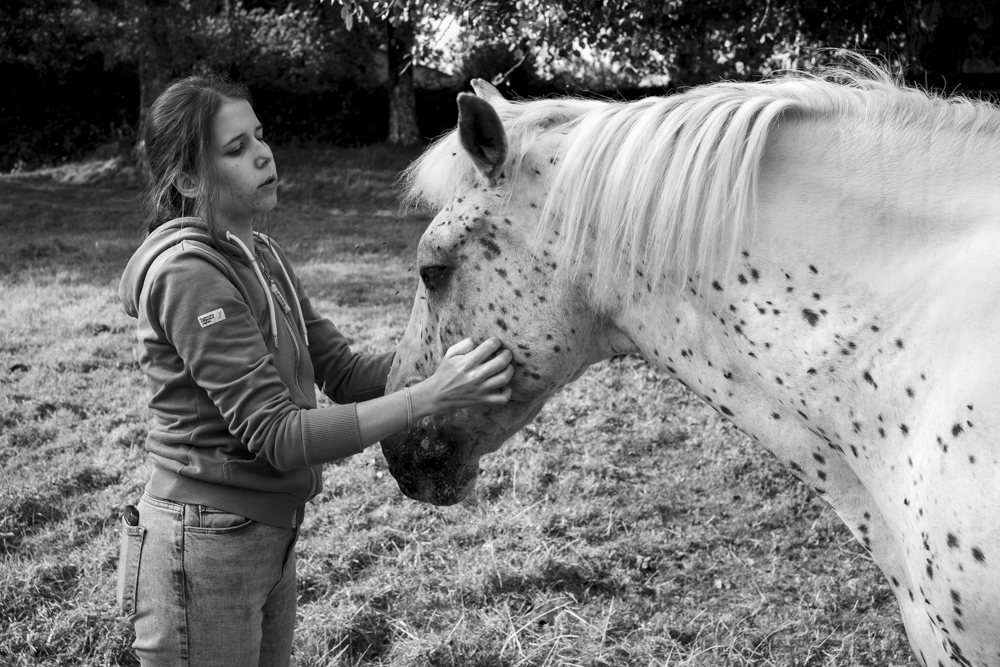 Louise et Okapi Copyright JF LE MAOUT PHOTO